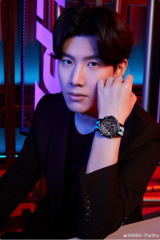 右后卫高位 右后卫高位