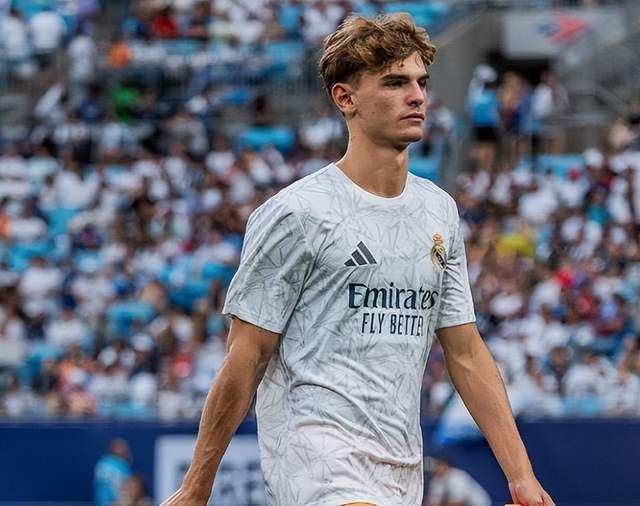 过边后卫内 过边后卫内